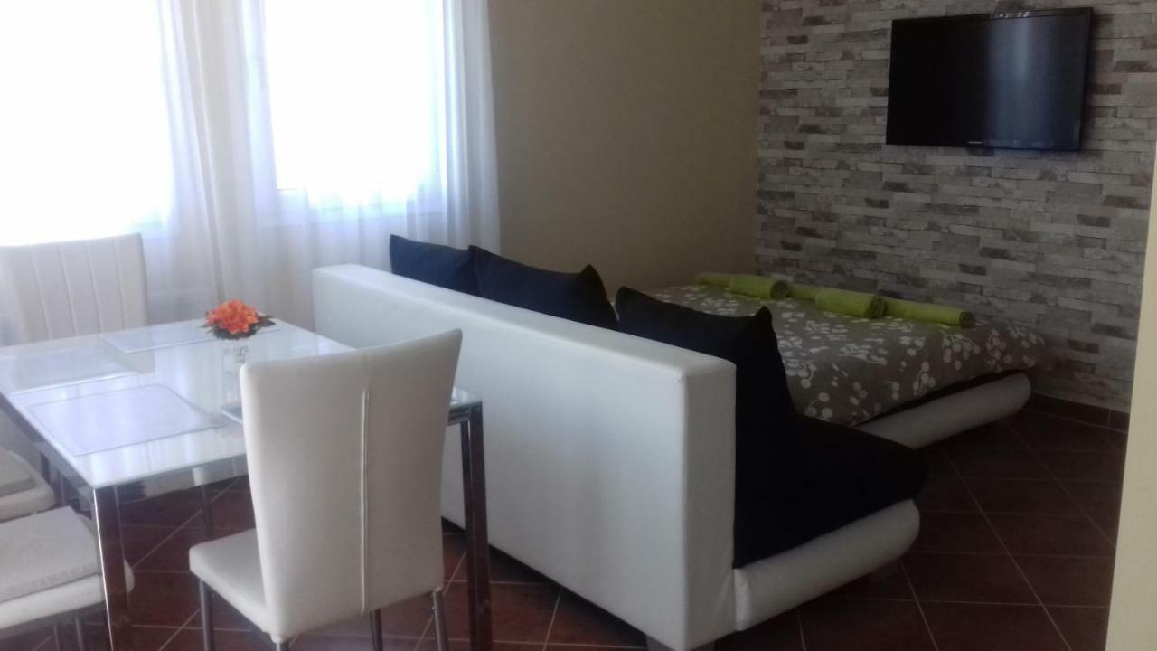 Benelise Apartman Heviz Ngoại thất bức ảnh