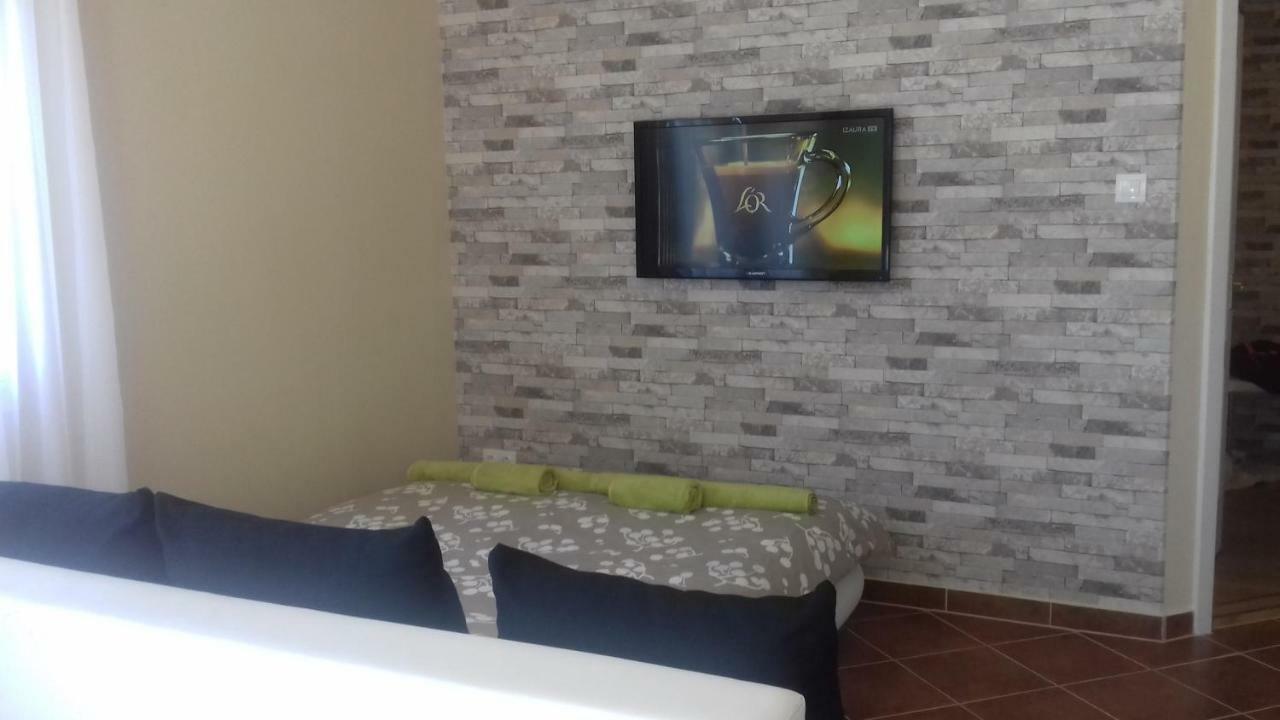 Benelise Apartman Heviz Ngoại thất bức ảnh