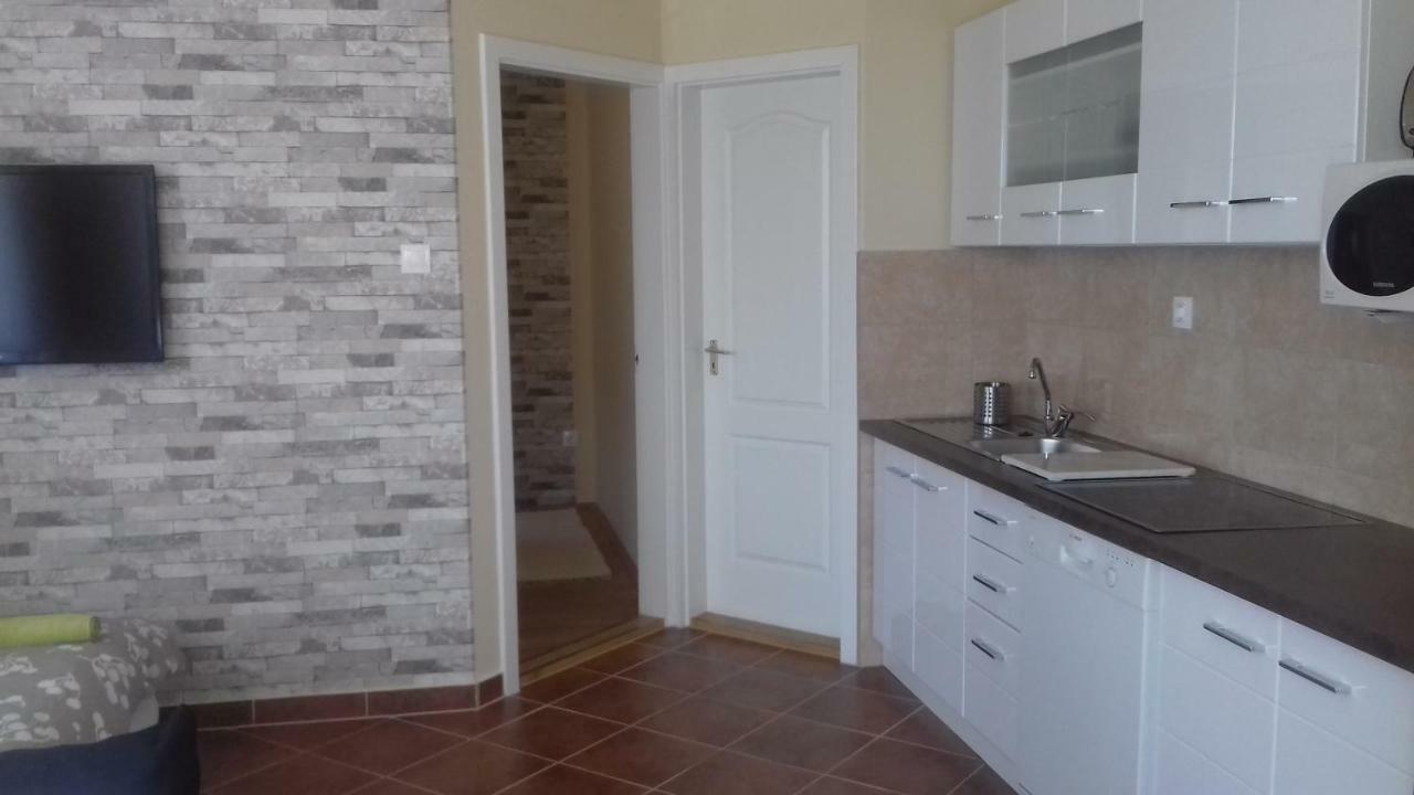 Benelise Apartman Heviz Ngoại thất bức ảnh