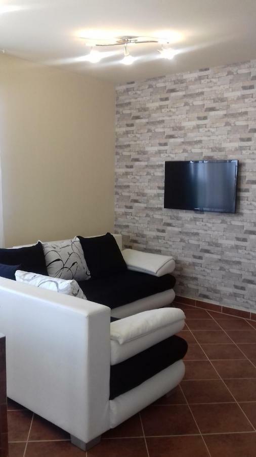 Benelise Apartman Heviz Ngoại thất bức ảnh