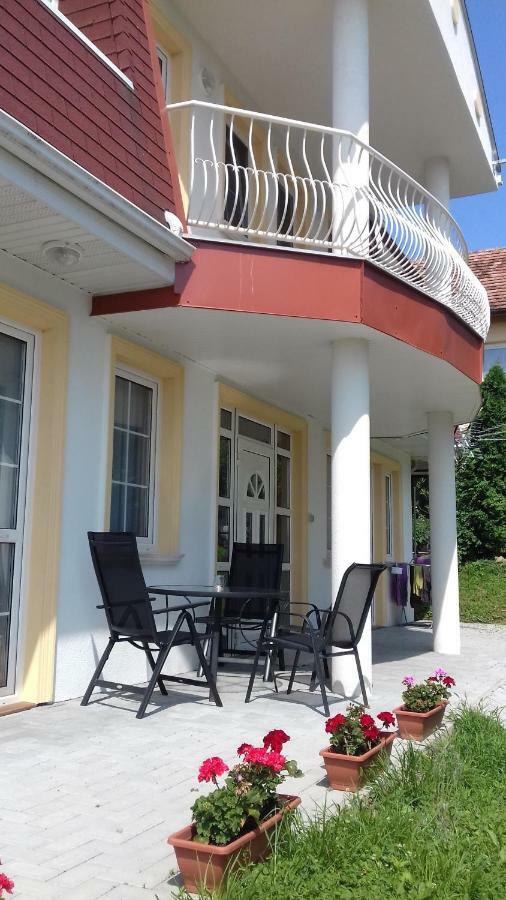 Benelise Apartman Heviz Ngoại thất bức ảnh